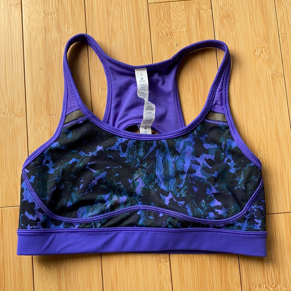 Lululemon sports bra
